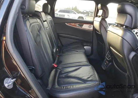 2019 Lincoln Nautilus Reserve z USA, uszkodzony, nr VIN 2LMPJ8LP2KBL67518